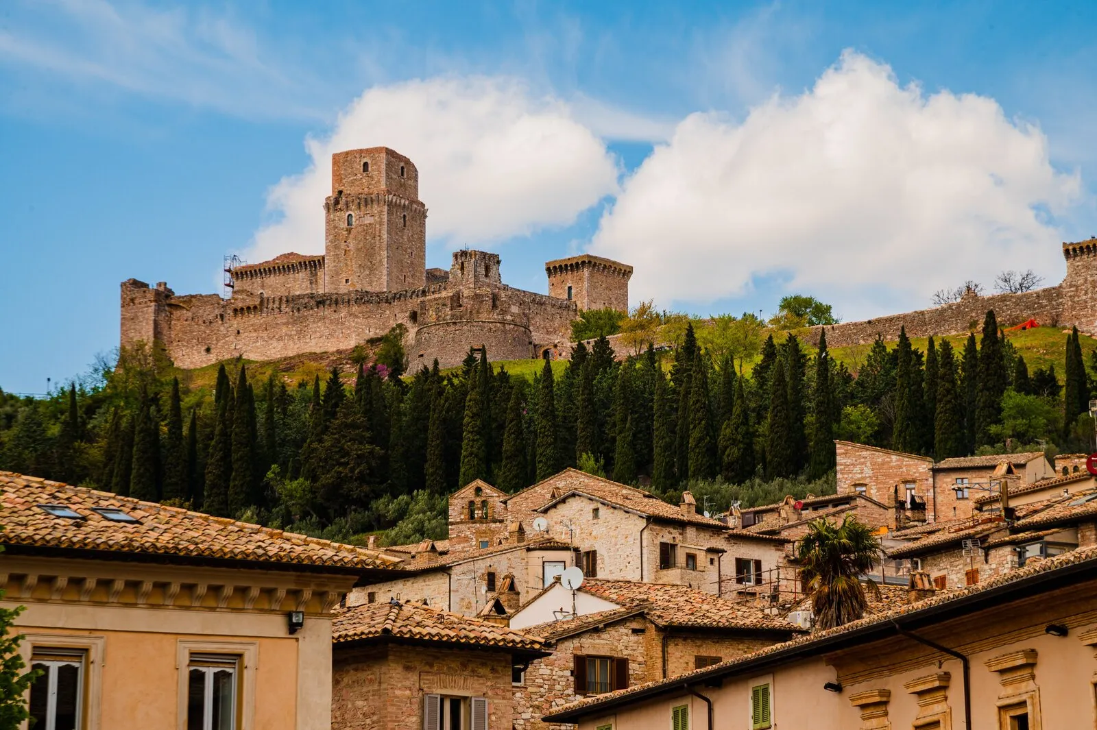 UMBRIA nel Cuore: la magia del Natale tra borghi medievali sulle orme di San Francesco