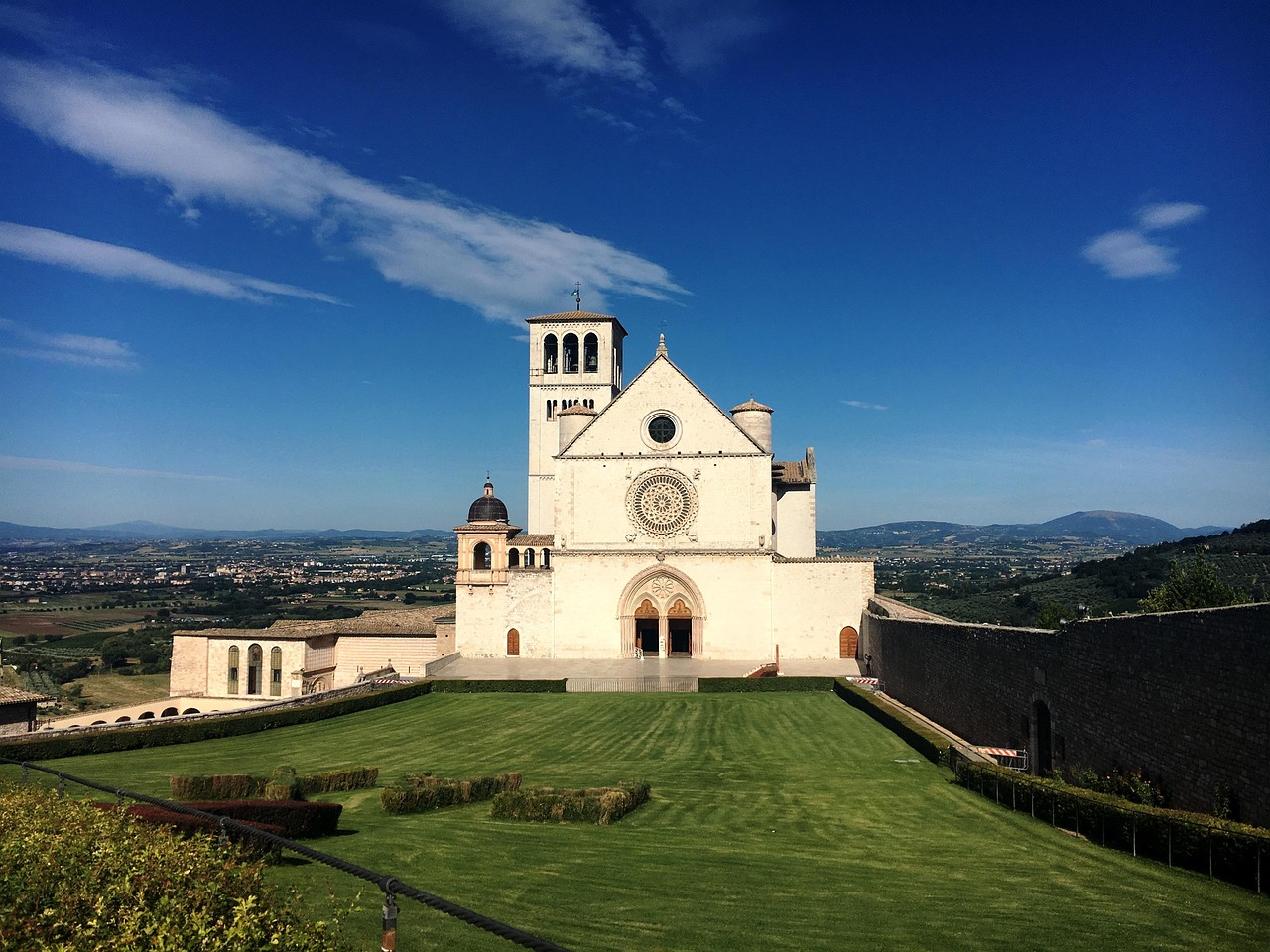 dal 1° AL 4 OTTOBRE 2026 - LA VERNA – ASSISI – GUBBIO: SULLE ORME DI SAN FRANCESCO in occasione dell’anniversario degli 800 anni della morte del Santo Patrono d’Italia